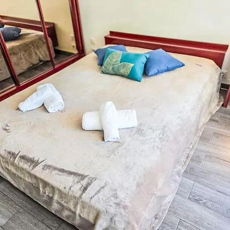 Lerins-8 By Interhome Apartamento