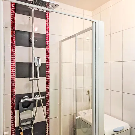 Lerins-8 By Interhome Apartamento